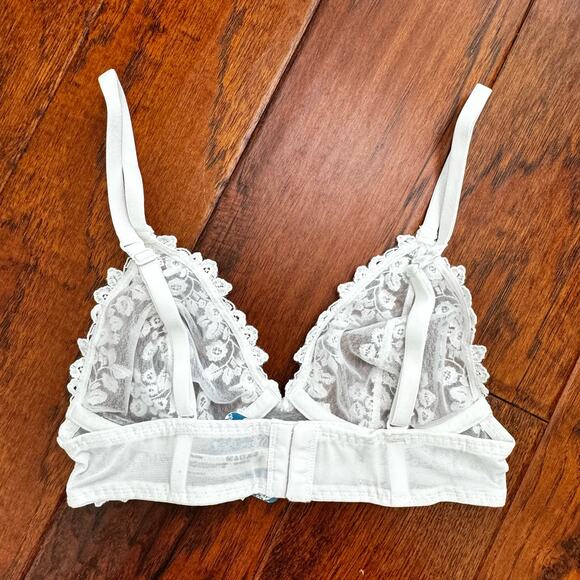 NWT Free People Intimately Bundle - White Veronica & Berry Triangle UW Bras 32A - Picture 11 of 12